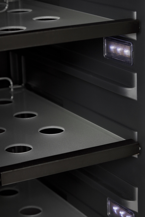 Aviva BSC42DB3 24 Inch Built In Beverage Cooler