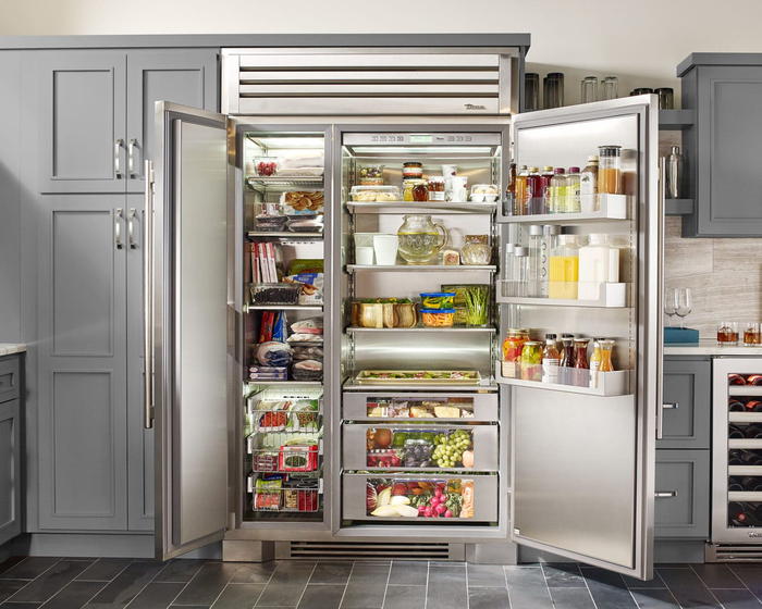 True Residential TR48SBSSSB 48 Inch Side by Side Refrigerator