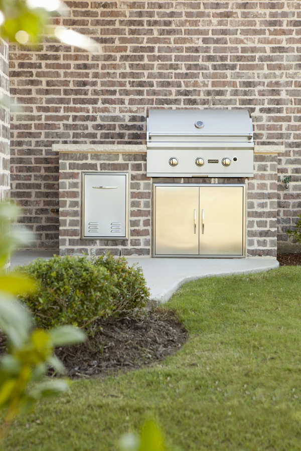 C-Series Built-in LP Gas Outdoor Grill CTG-Install-Remove   Built-in Grill LP. C-Series Make Your Backyard Smile