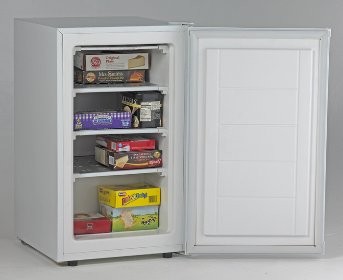 Avanti VF306 22 Inch Free Standing Upright Freezer